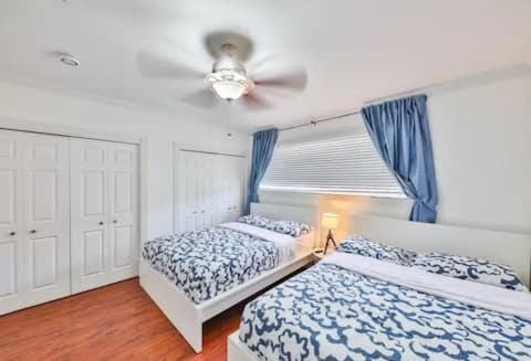 The Golfstream Dunes Villa House in Hallandale Beach