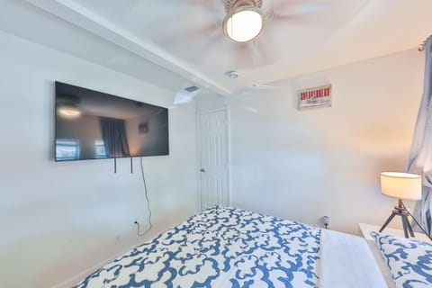 Student Villa House STR-2000 House in Hollywood