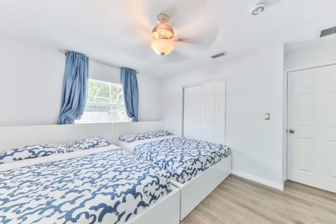 Fantastic Family Nest for Joy STR-2310#1 House in Fort Lauderdale