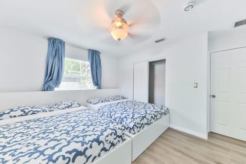 Fantastic Family Nest for Joy STR-2310#1 House in Fort Lauderdale