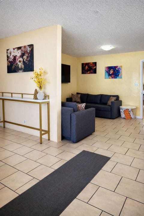 Lucky Family Charm STR-2750 House in Hollywood