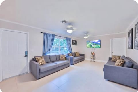 Cruise Family house STR-1761 House in Dania Beach