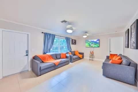 Cruise Family house STR-1761 House in Dania Beach