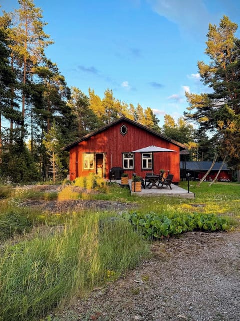 Property building, Spring, Natural landscape, Garden view