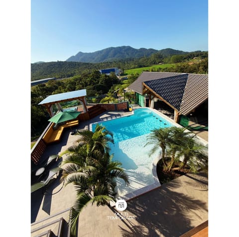 Hot Tub, Swimming pool