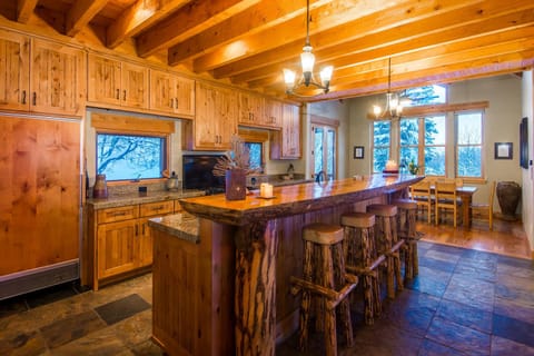 Private and Peaceful, Mtn Views, Stream, Family Friendly, Separate Guest Room House in Sundance