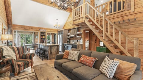 OVER THE RIVER AND THROUGH THE WOODS House in Sundance