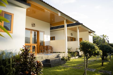 Property building, Day, Garden, Garden view