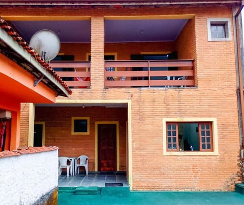 Facade/entrance, View (from property/room)