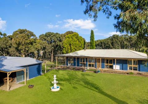 Property building, Natural landscape, Garden, Garden view