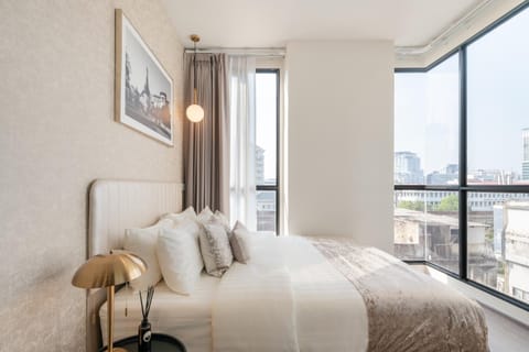 Bed, View (from property/room), Bedroom