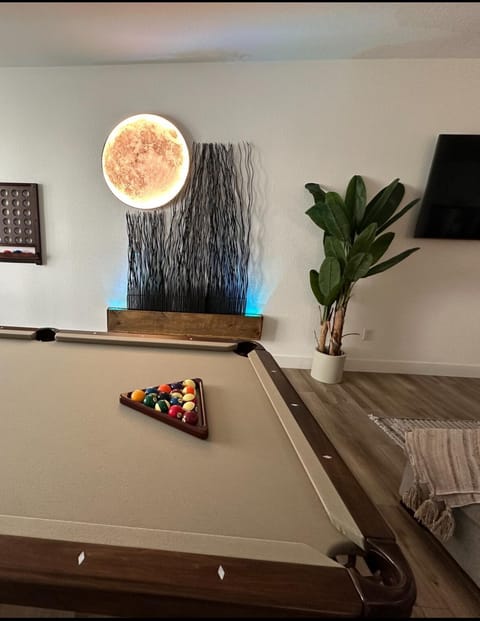 New TownHome Downtown Westminster 4-6 Guests House in Westminster