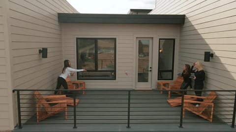 New TownHome Downtown Westminster 4-6 Guests House in Westminster