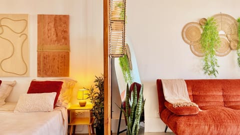 Bed, Living room, Photo of the whole room, Bedroom