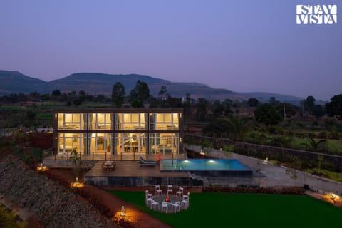 Property building, Mountain view, Swimming pool