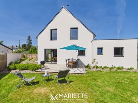 Property building, Facade/entrance, Off site