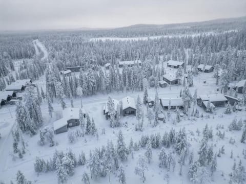 Suopursu - Well-equipped spacious cottage, wifi, ski tracks nearby Chalet in Lapland