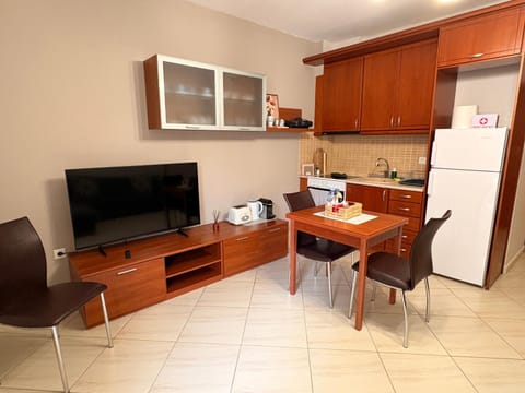 Kitchen or kitchenette, kitchen