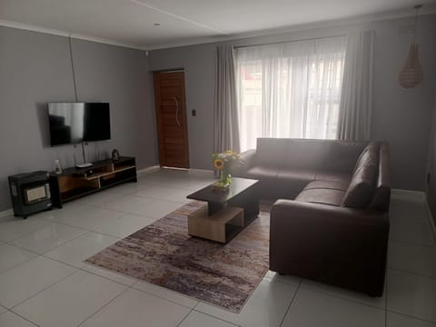 Capetown Adilo Villa Bed and Breakfast in Cape Town