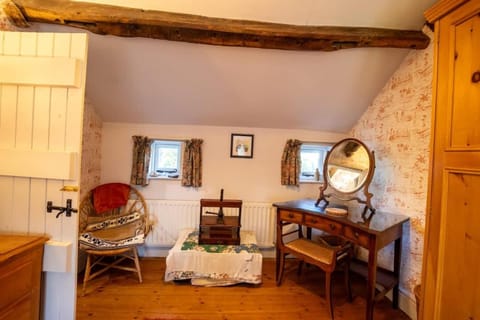 Cottage Bedroom House in Macclesfield