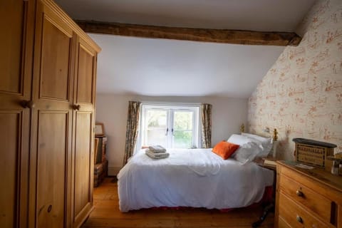 Cottage Bedroom House in Macclesfield