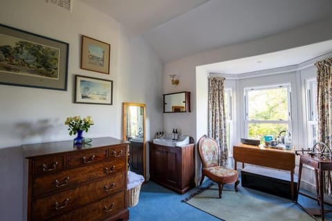 Big Blue Bay Bedroom House in Macclesfield