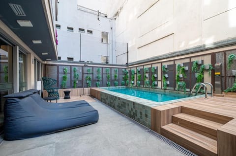 Pool view, Swimming pool, sunbed
