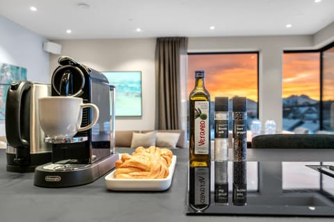 Grand Luxury Penthouse l Stunning View l Balcony Apartment in Tromso