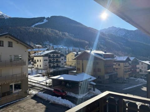 Spazioso Appartamento in Via Valtellina Aprica Apartment in Aprica