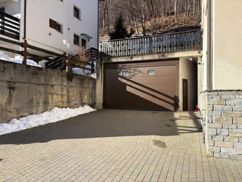 Spazioso Appartamento in Via Valtellina Aprica Apartment in Aprica