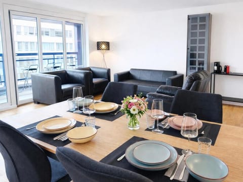 Seating area, Dining area