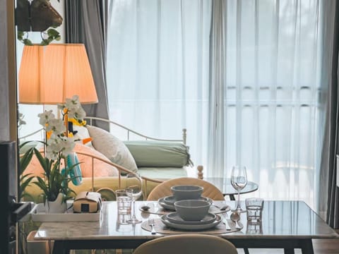 Living room, Dining area