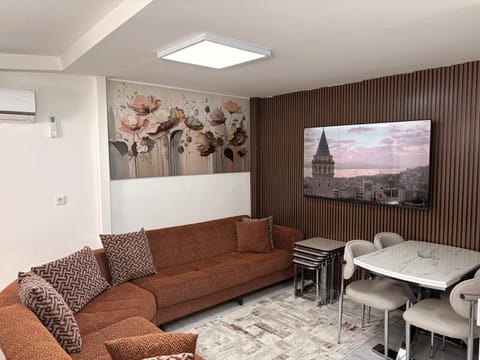 Communal lounge/ TV room, Living room, Seating area