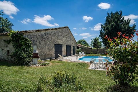 Property building, Day, Garden, Garden view, Pool view, sunbed