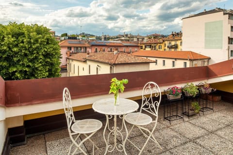 Balcony/Terrace, Dining area, City view, Sunset