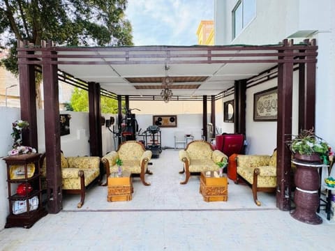 Home plus room 20 Apartment in Abu Dhabi