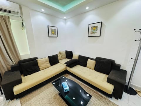 Home plus room 22 Apartment in Abu Dhabi