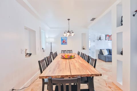 Family Casa Tranquila de 4 dormitorios House in Hollywood