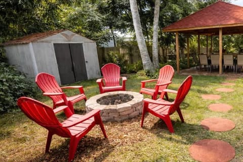 Family Casa Tranquila de 4 dormitorios House in Hollywood