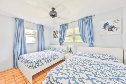 Villa Chill on the Hill House in Hollywood