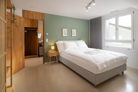 Bed, Neighbourhood, Photo of the whole room, Bedroom, flat iron, hair dryier, internet, internet, soundproof, towels, wardrobe