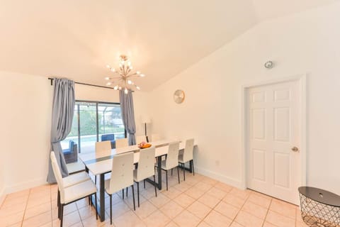 Tropical family cape RR-01704 House in Cape Coral