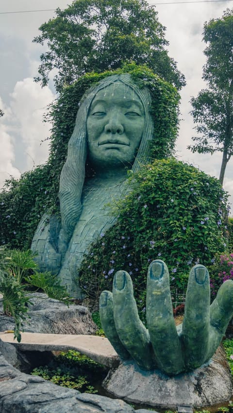 Nearby landmark, Natural landscape