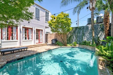 Bright Villa w Heated Pool & Pool Table 5br 4ba Villa in Gretna