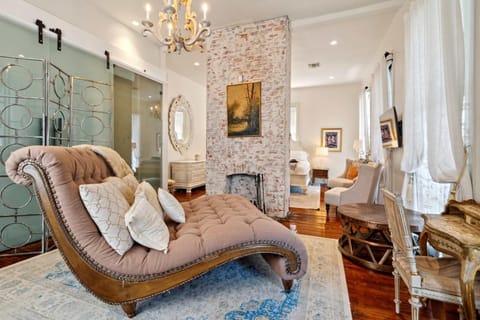 Bright Villa w Heated Pool & Pool Table 5br 4ba Villa in Gretna