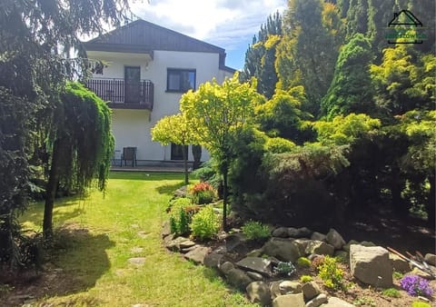 Property building, Spring, Day, Natural landscape, Garden, Garden view