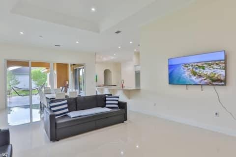 Luxury Family Davie Rancho STR-6114 House in Hollywood