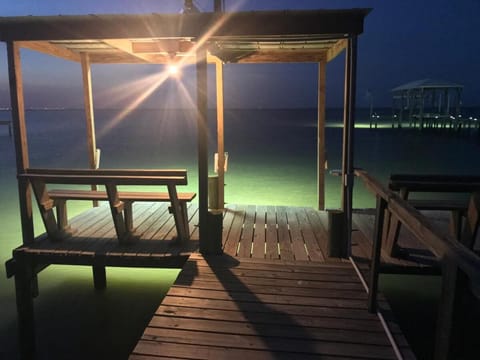 Galveston Bay Elegant Waterfront Home 3bed 3b Lighted Private fishing pier House in San Leon