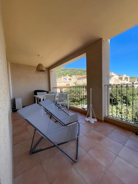 Superbe T2 avec grande terrasse et vue mer Résidence Isola Céleste Apartment in L'Île-Rousse