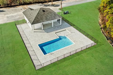 Spring, Day, Garden, Garden view, Pool view, Swimming pool, sunbed